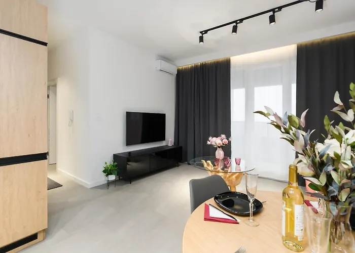 Widokowy Apartament Wojciechowskiego Parking I Loggia By Renters Prestige
