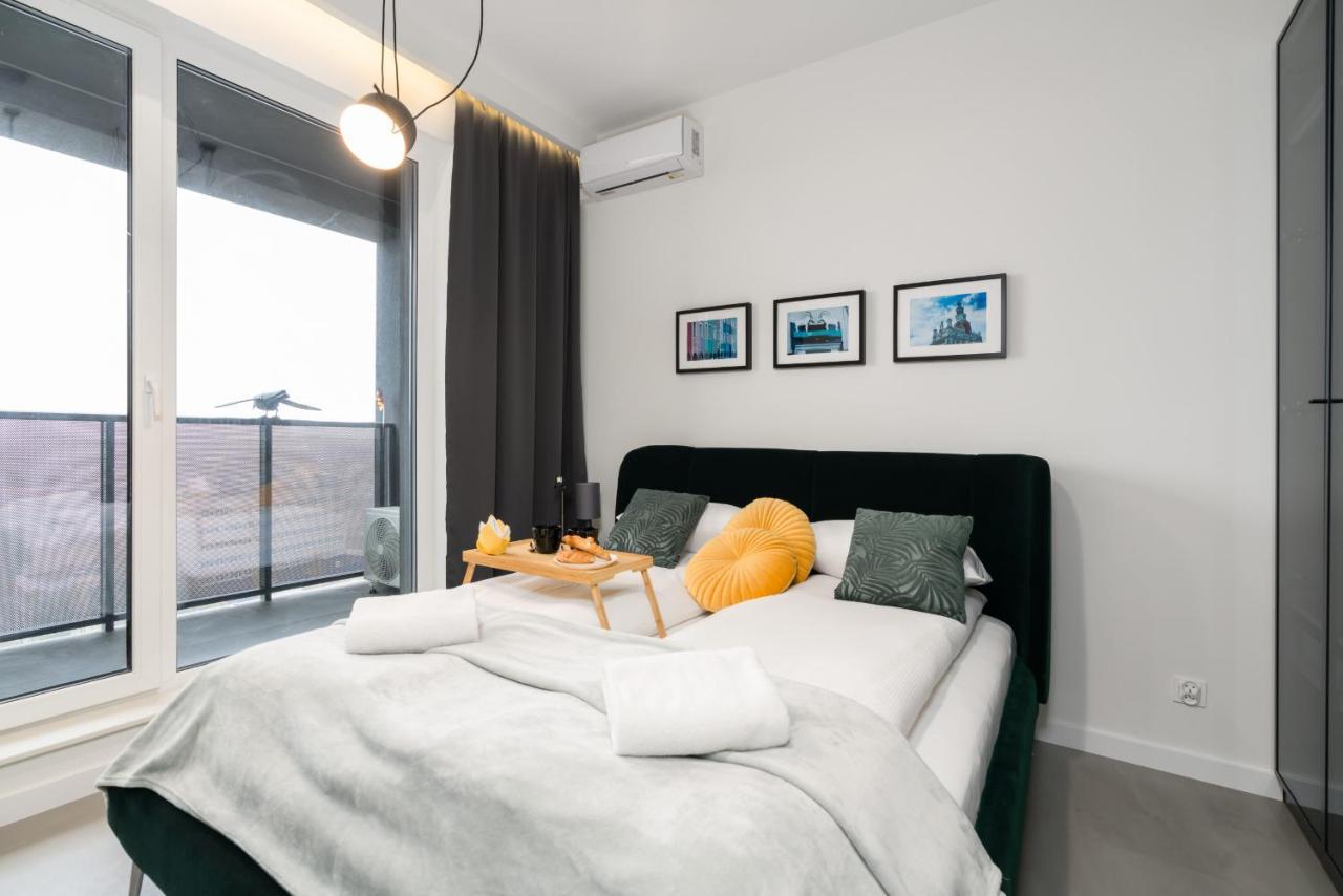 Apartment Widokowy Wojciechowskiego Parking I Loggia By Renters Prestige Poznan